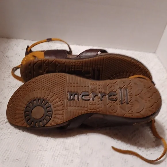 Merrell Sandles - Picture 5 of 5
